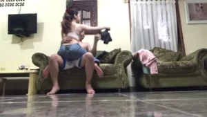 Ngentot Mesra Di Ruang Tamu