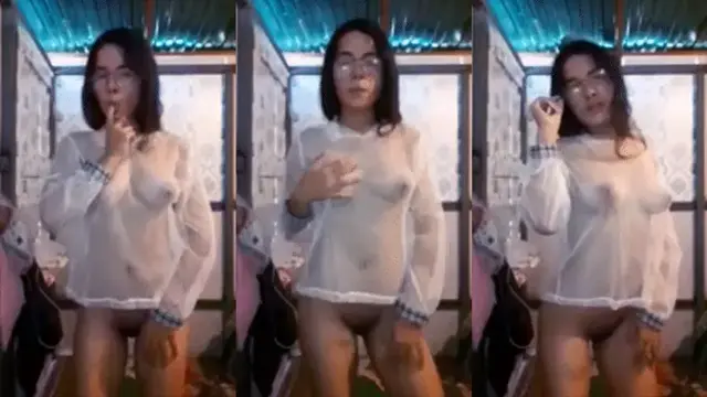 ABG Nakal Kacamata Baju Transparan