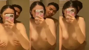 Entot Ayang Depan Cermin