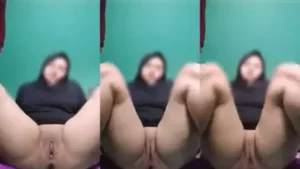 Jilbab Hitam Semok Memek Tembem