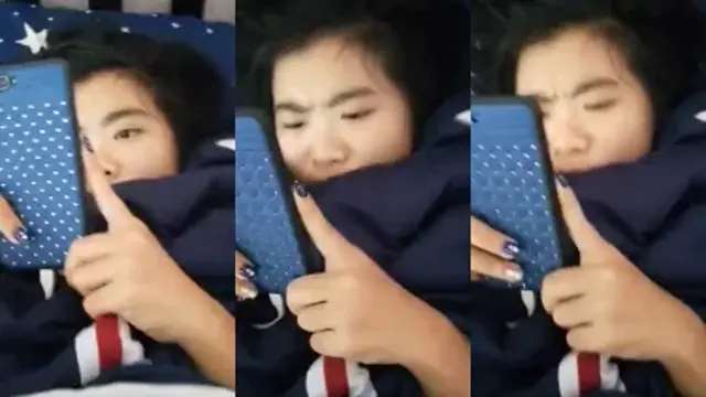 Ngentot Sambil Main Hp