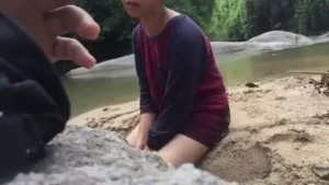 Ngewe Di Pinggir sungai