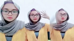 Yulia Ukhty Pamer Belahan Pascol Inibokepcam