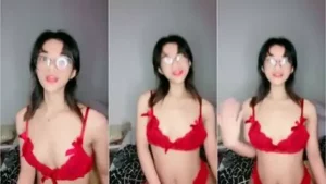 Yumeko Jabami Nungging Pamer Anunya